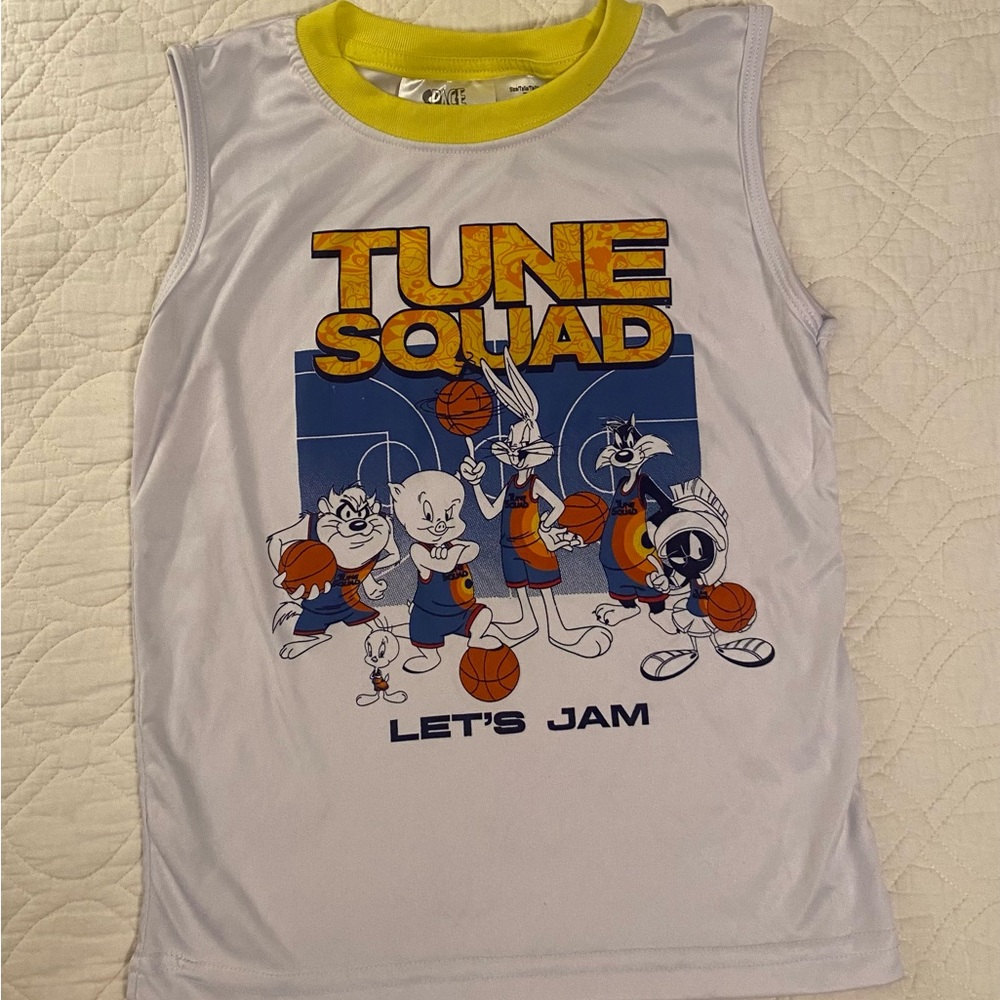 Tune squad boy’s jersey